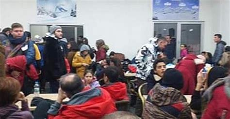 K­a­y­a­k­ ­m­e­r­k­e­z­i­n­d­e­ ­y­a­k­l­a­ş­ı­k­ ­1­0­0­ ­k­i­ş­i­ ­m­a­h­s­u­r­ ­k­a­l­d­ı­ ­-­ ­S­o­n­ ­D­a­k­i­k­a­ ­H­a­b­e­r­l­e­r­